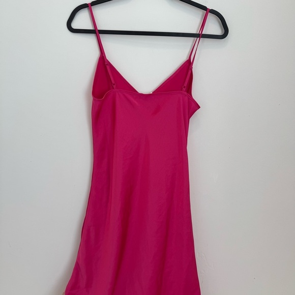 Aritzia - Wilfred - Sonnet Satin Dress - VITAL PINK/KHAKI
ROSE
VITAL/KAKI size S - Picture 11 of 15